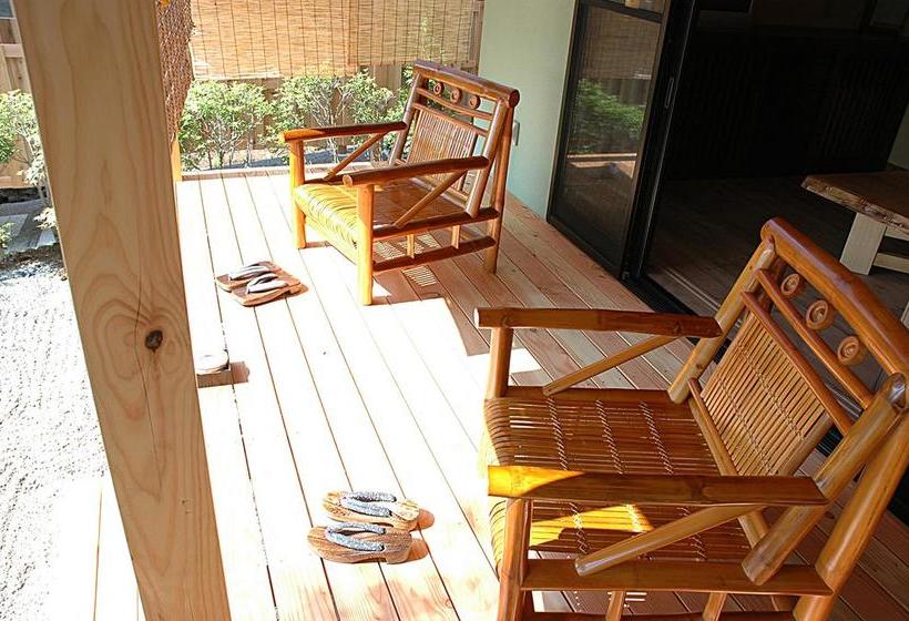 Ryokan Tsutsuji To Kaede