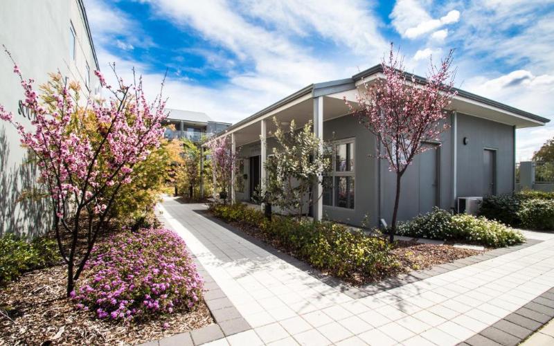 هتل Airport Apartments By Vetroblu