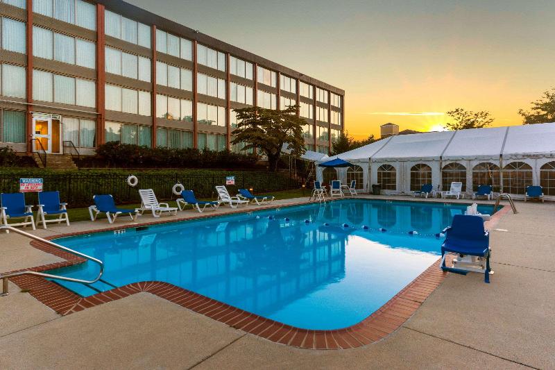 Chester Hotel And Conference Center