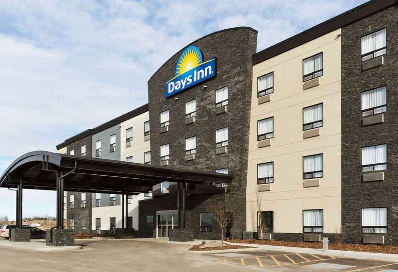 בית מלון כפרי Days Inn By Wyndham Calgary North Balzac