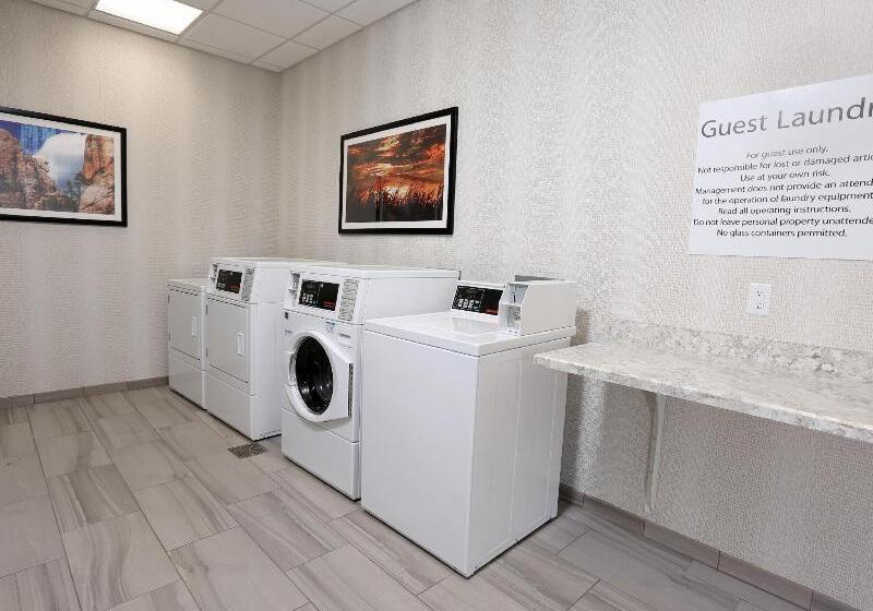 هتل Holiday Inn & Suites Sioux Falls   Airport, An Ihg