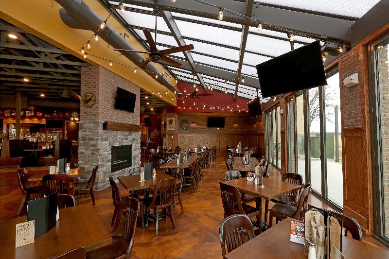 هتل Holiday Inn & Suites Sioux Falls   Airport, An Ihg