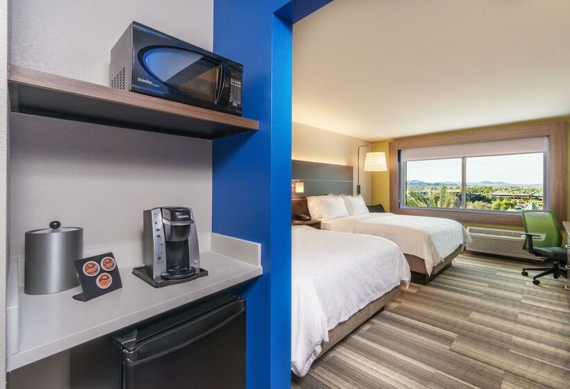בית מלון כפרי Holiday Inn Express & Suites Lake Havasu   London Bridge, An Ihg