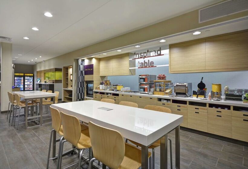 هتل Home2 Suites By Hilton Stow