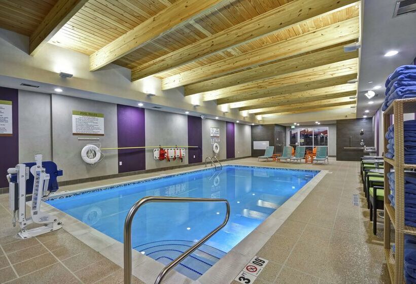 هتل Home2 Suites By Hilton Stow