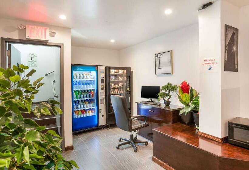 هتل Quality Inn Near Sunset Park