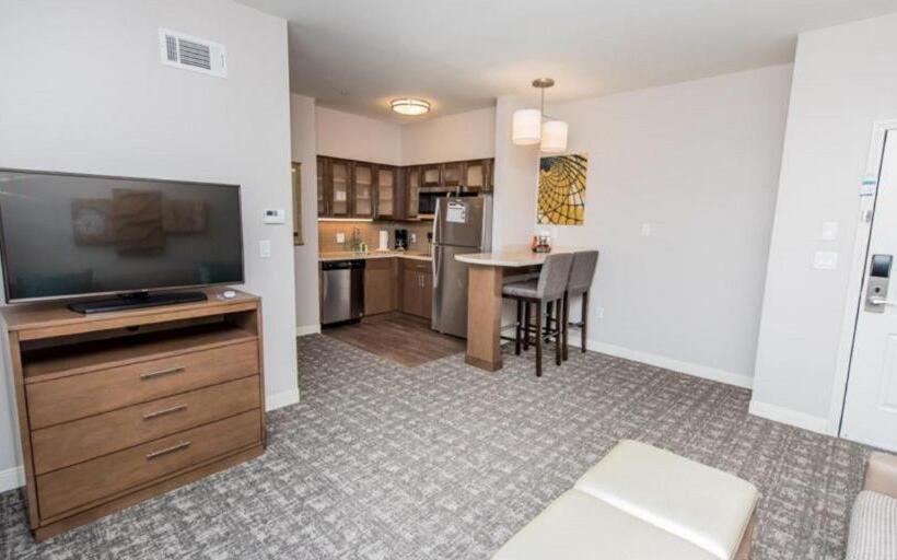 בית מלון כפרי Staybridge Suites Houston East   Baytown, An Ihg