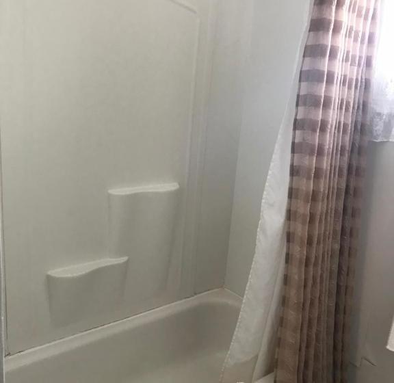 New Country Motel