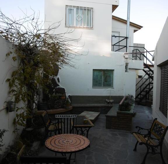 Hostel La Casa De Tounens