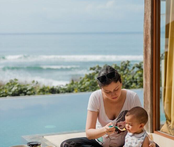 هتل Komaneka At Keramas Beach