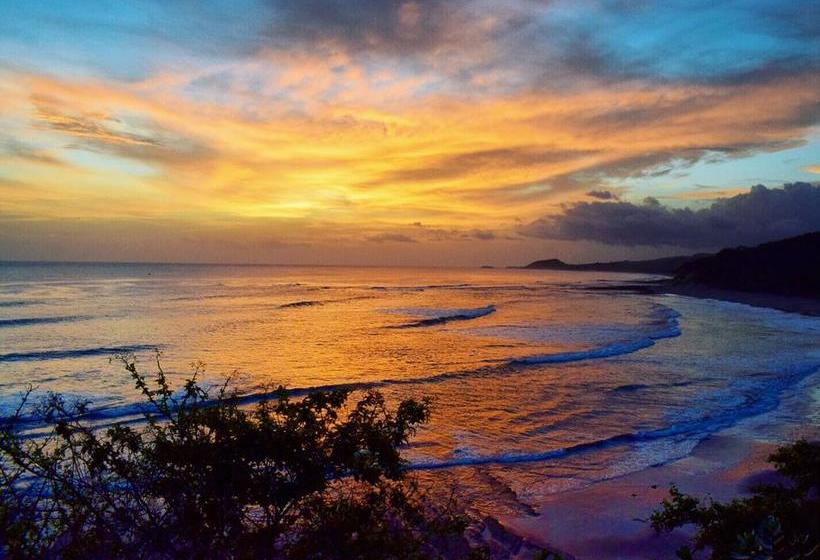 هتل Magnific Rock   Surf Resort & Yoga Retreat Nicaragua