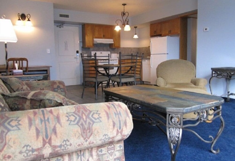 호텔 Misty Mountain Inn & Suites