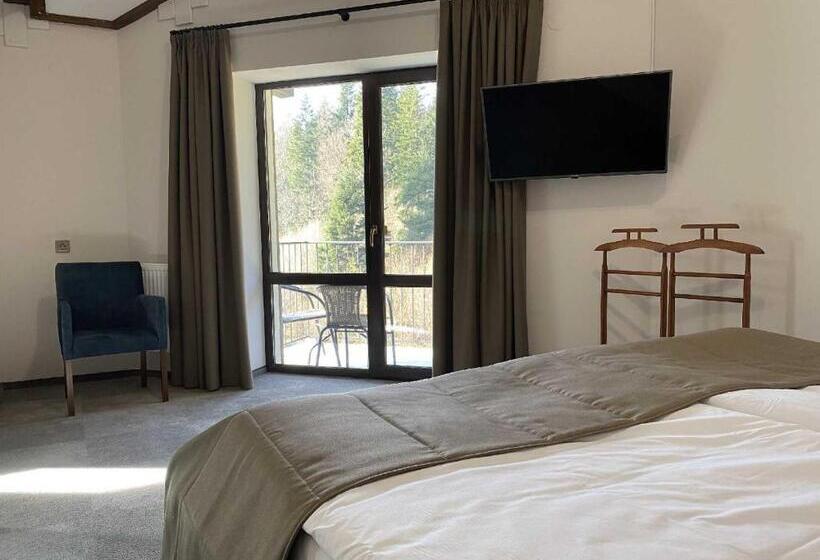 בית מלון כפרי Osonnya Karpaty Resort Medical & Spa