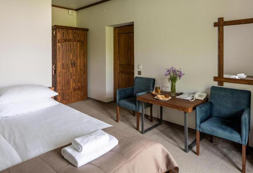 בית מלון כפרי Osonnya Karpaty Resort Medical & Spa