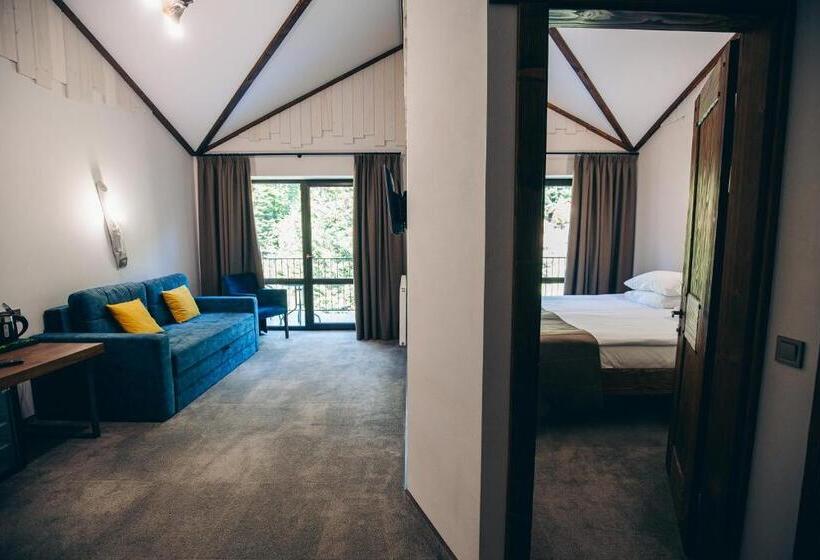 בית מלון כפרי Osonnya Karpaty Resort Medical & Spa