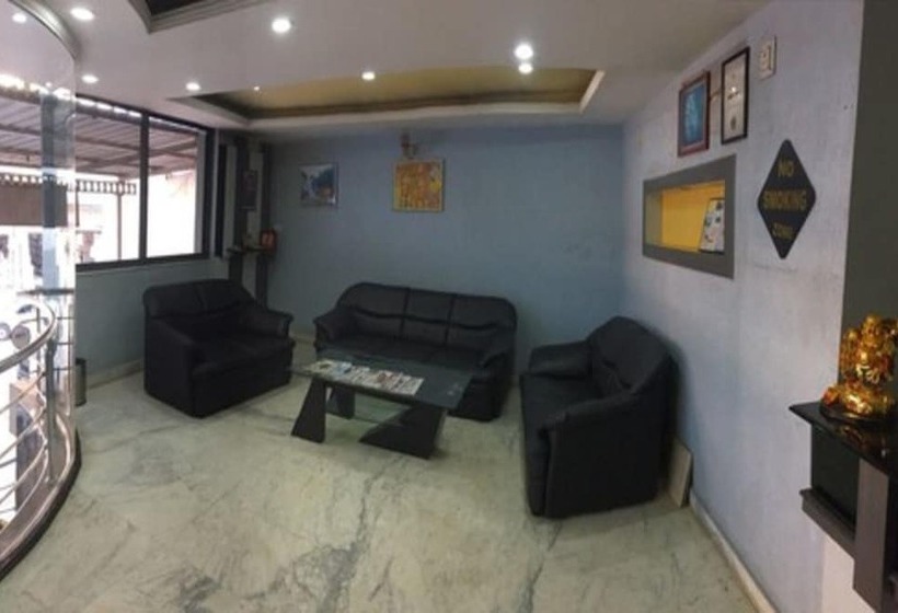 فندق Rajdhani Plaza