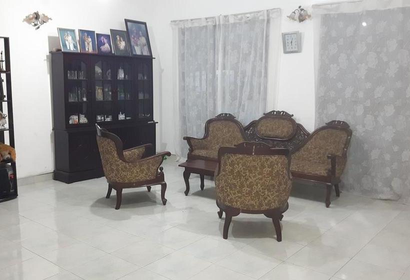 Aamiaismajoitus (B&B) Gamage Friendly Home