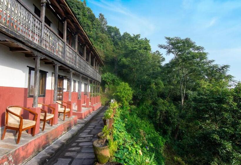 Everest Manla Resort