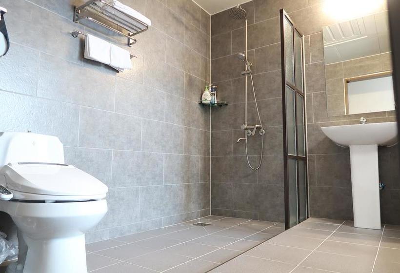 בית מלון כפרי Bolton