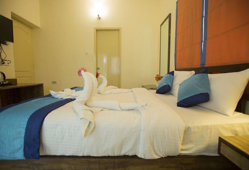 Отель Mint Highstreet