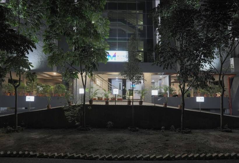 Отель Mint Highstreet