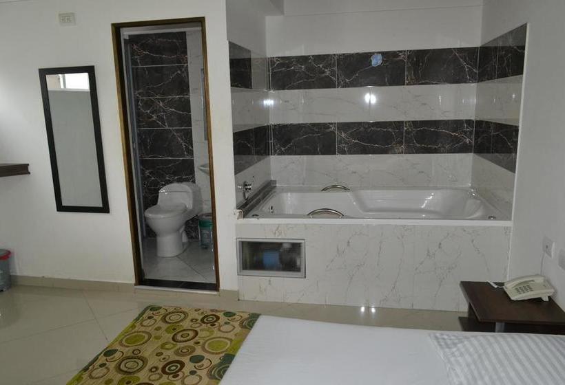 هتل Punto Dos Suites