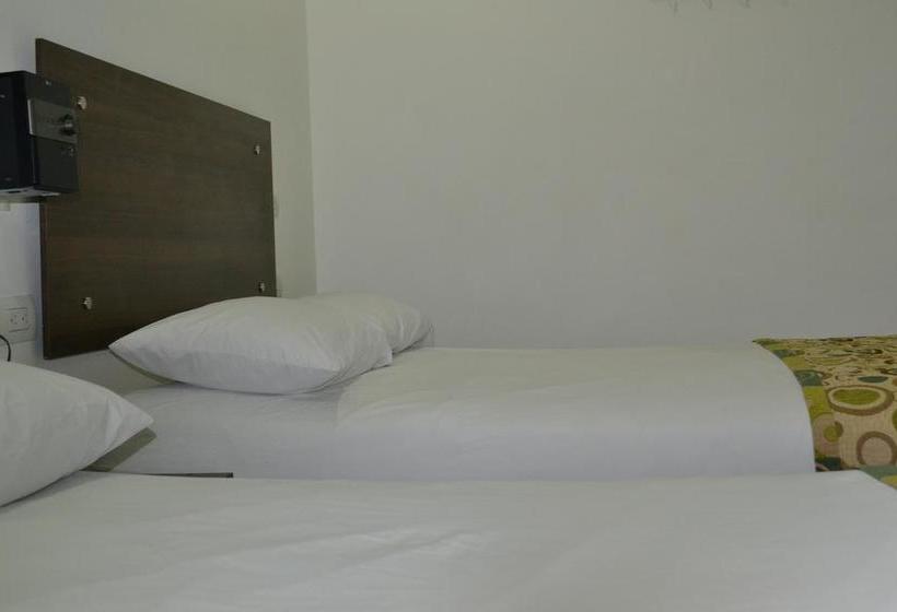 هتل Punto Dos Suites