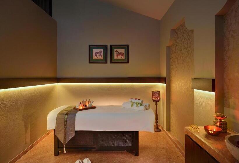 리조트 Kabir Hotel & Spa