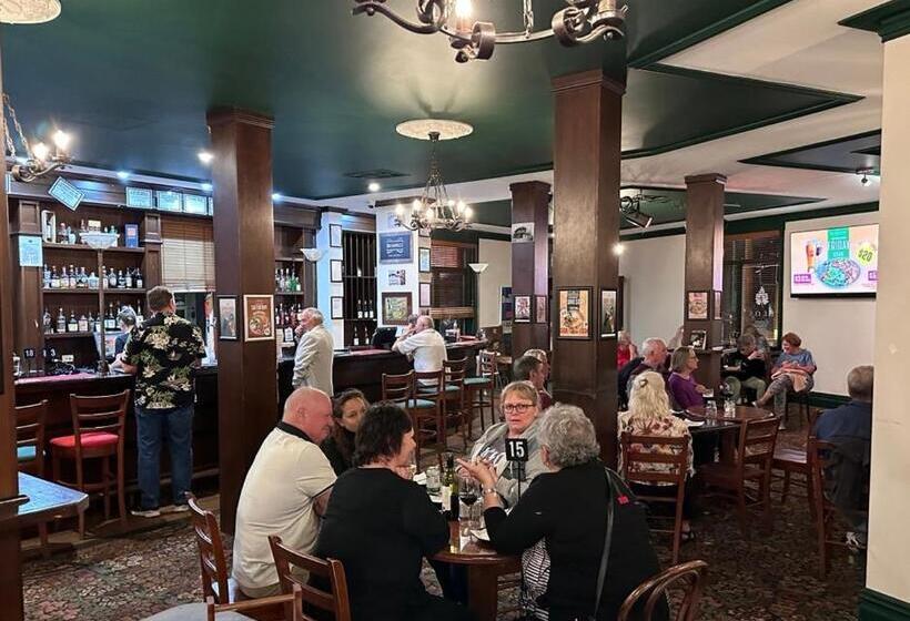 בית מלון כפרי The Beaconsfield