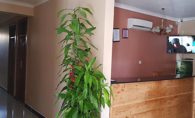 בית מלון כפרי B10 Airport Lodge