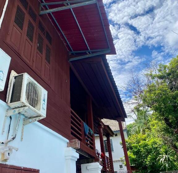 Sunrise Riverside Pool Hostel