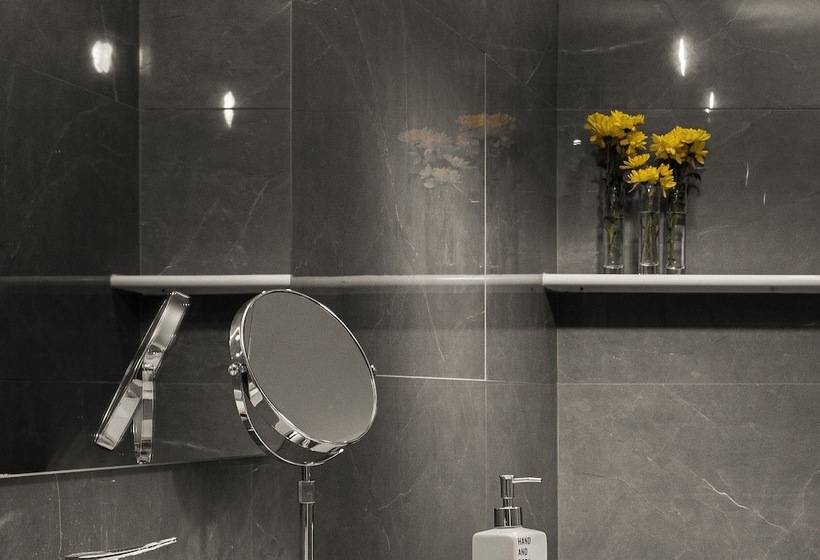 Debaines Hotel Santiago