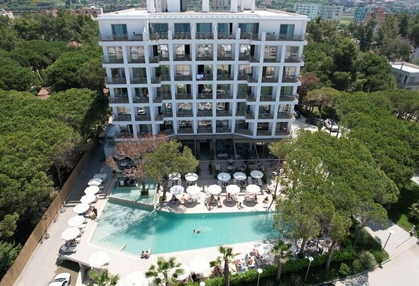 هتل Fllad Resort & Spa