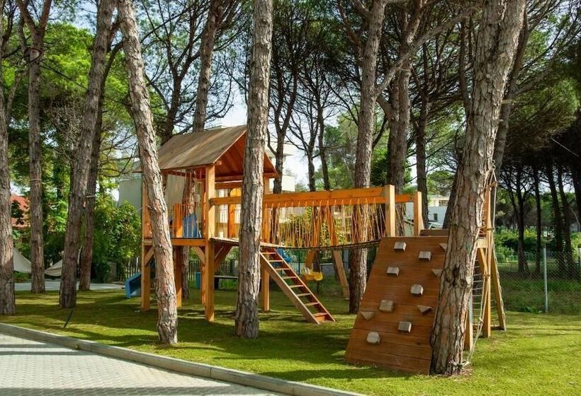هتل Fllad Resort & Spa