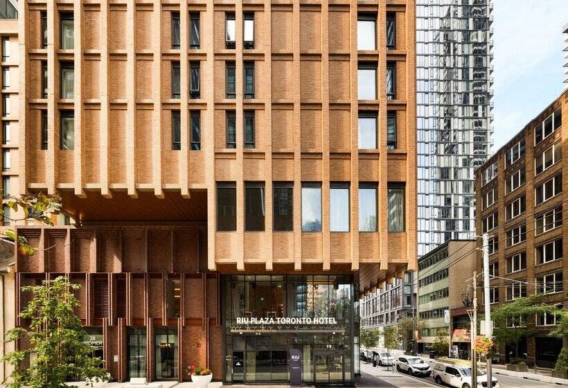 Hotel Riu Plaza Toronto