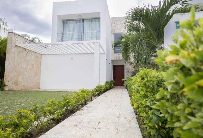 استراحتگاه Ka  Romana Residences