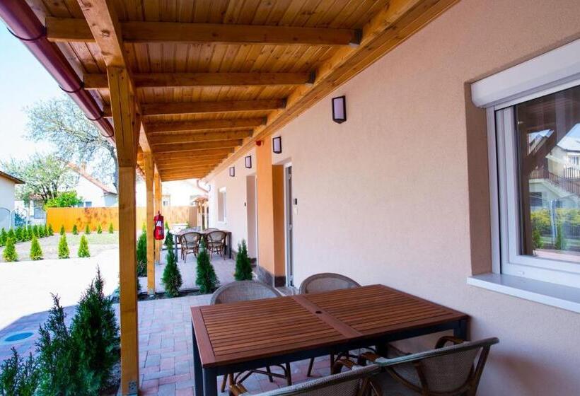مبيت وإفطار Irány Colorado Apartman