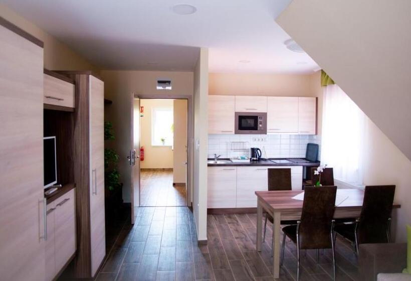 مبيت وإفطار Irány Colorado Apartman