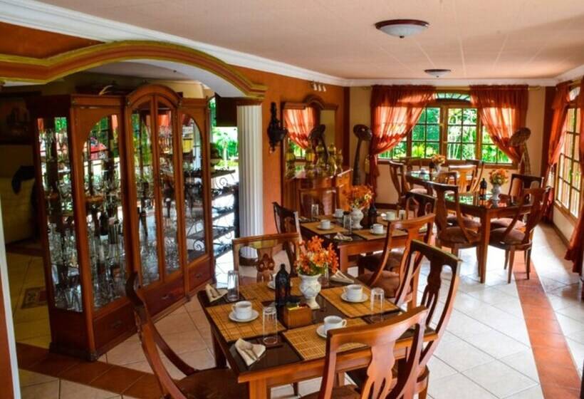 فندق Posada Real