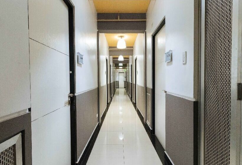 فندق Reddoorz Plus At Banawe Quezon City