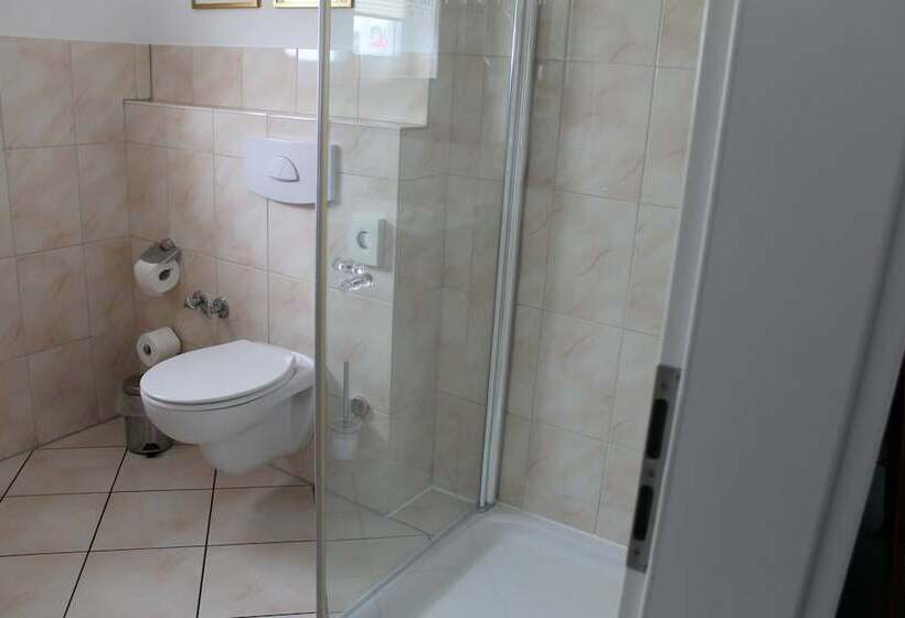 فندق Vier Jahreszeiten Bensersiel