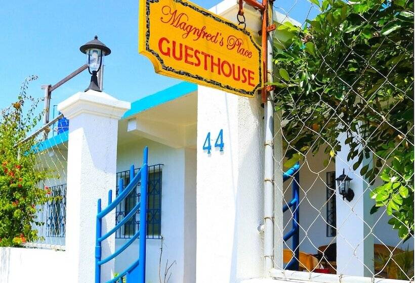 مبيت وإفطار Magnfred S Place Batanes