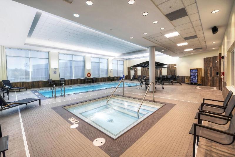 هتل Fairfield Inn & Suites By Marriott Ottawa Airport