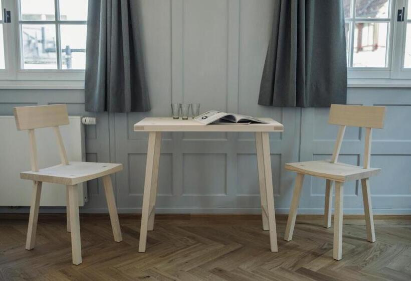 هتل Krone Hard   Self Check In