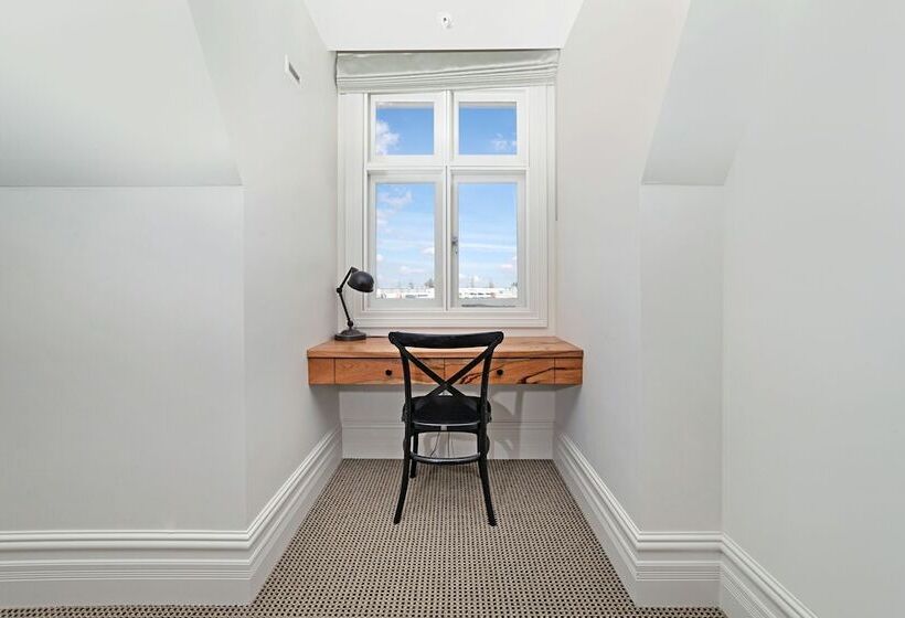 فندق The National