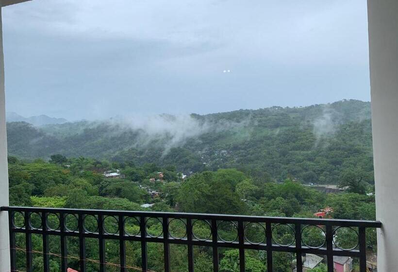 هتل Cafénaranja Xilitla