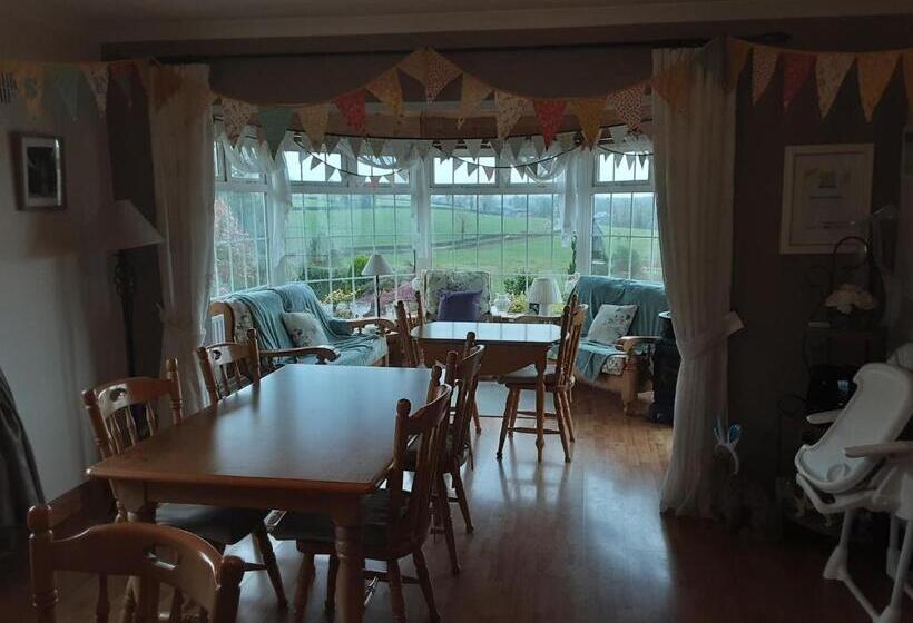 مبيت وإفطار Hawthorn Lodge