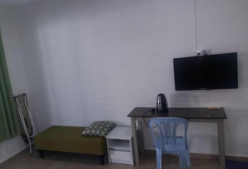 هتل D Lima Beach Inn