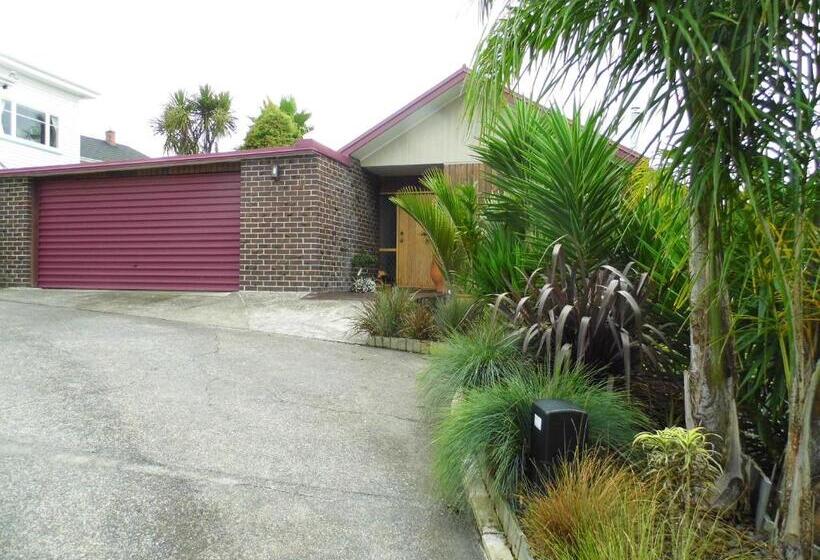 تختخواب و صبحانه Mnm's Bnb