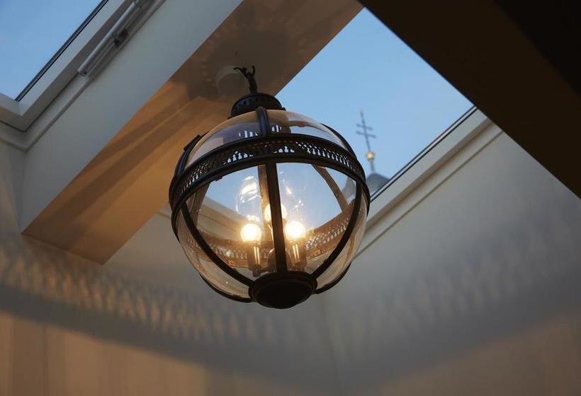 Отель Auberge De Temple